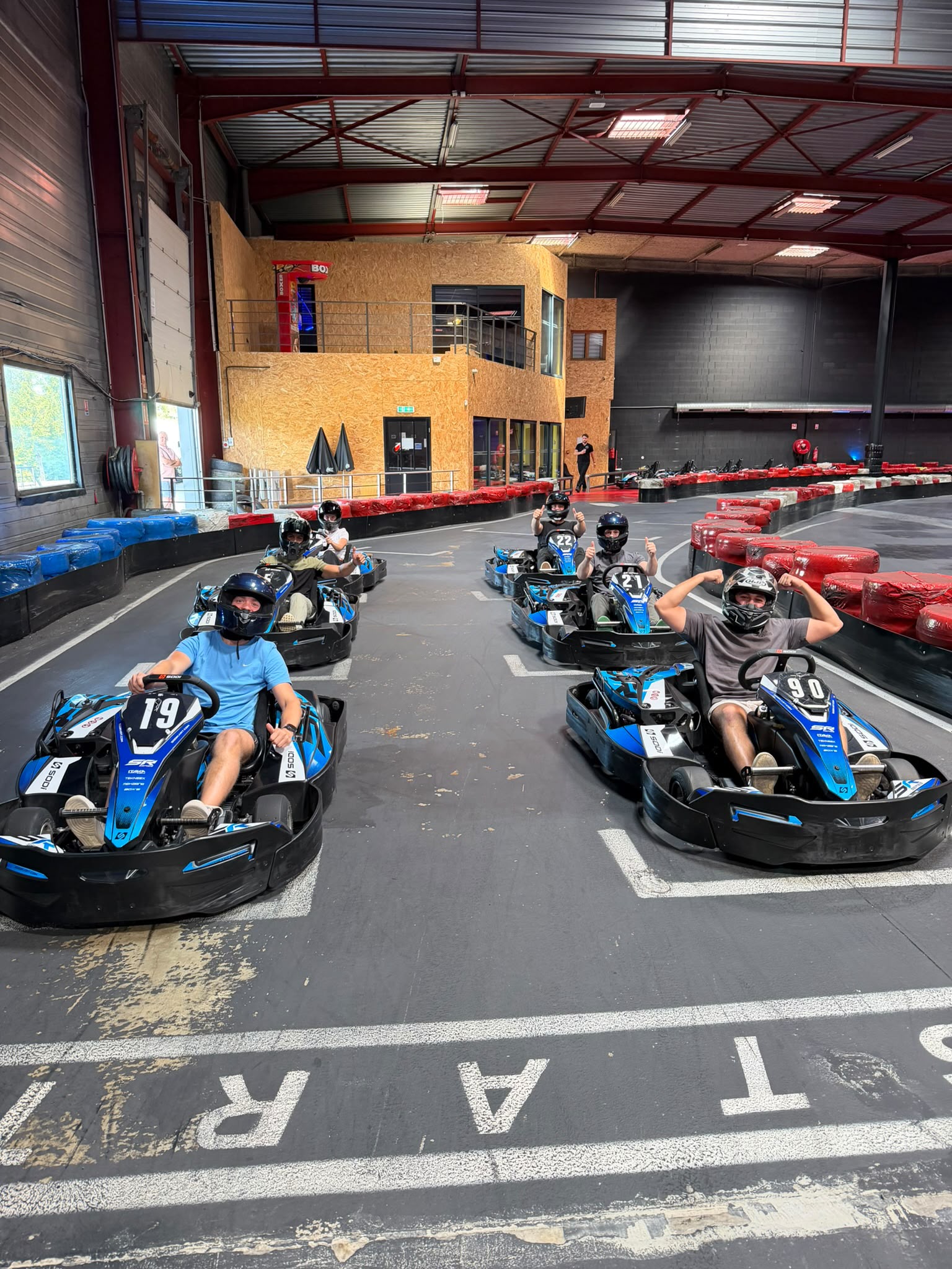 Un moment à célébrer en groupe chez GO KART 90